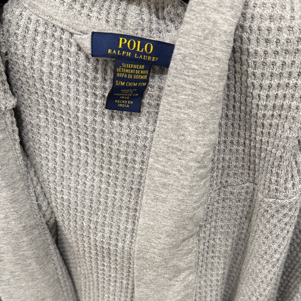 Ralph Lauren Gray Waffle Knit Robe with Logo - Picture 2 of 4